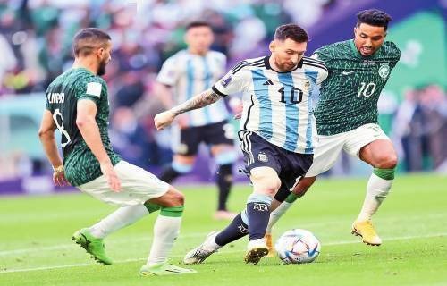 申花vs蓉城首发：韦世豪缺阵 于汉超马莱莱先发